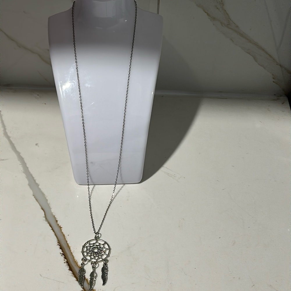 NWT Pendant Necklace Female Jewelry Leaf Fashion Stainless Steel Necklace